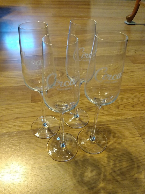 4 Circa Hotel Casino Champaign Glasses Chef And Sommelier France