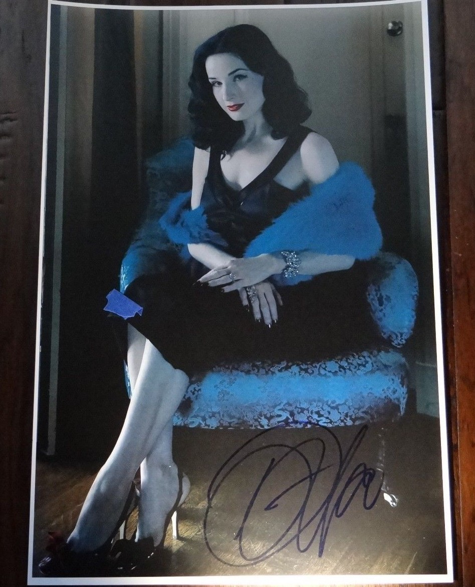 DITA VON TEESE BURLESQUE LEGEND SIGNED 12X18 POSTER!!!