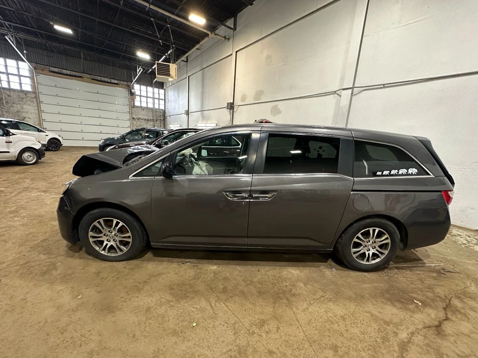 Used Rack and Pinion Assembly fits: 2013 Honda Odyssey Power Rack and Pinion Gra Foto 4 de 4