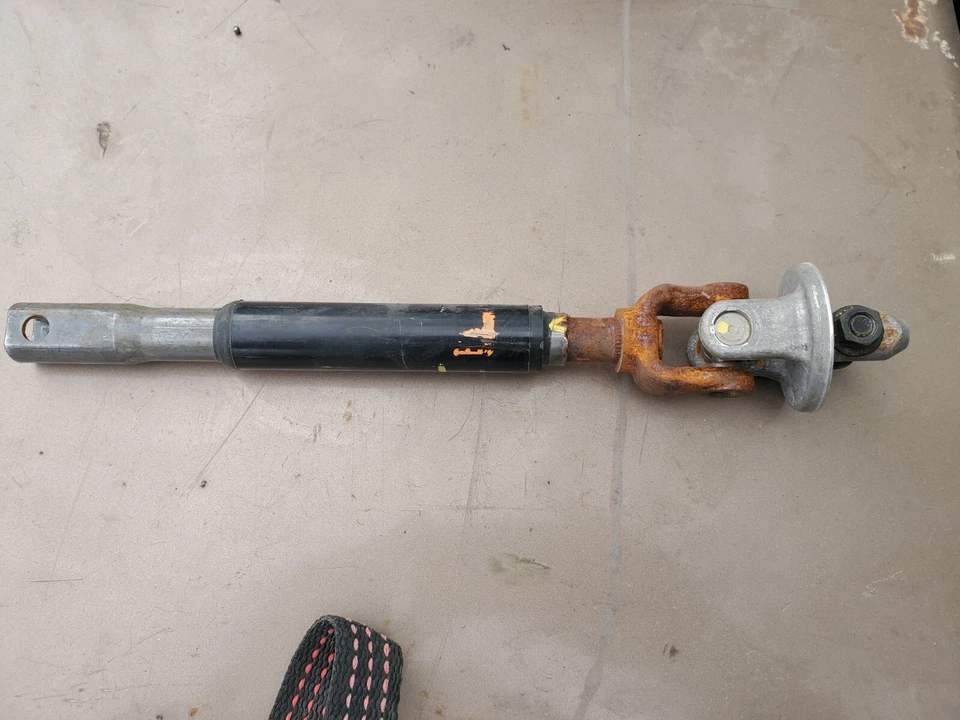 2007 2013 Chevy Truck Pickup Intermediate Steering Shaft Assemby Sierra Tahoe - Image 3 of 4