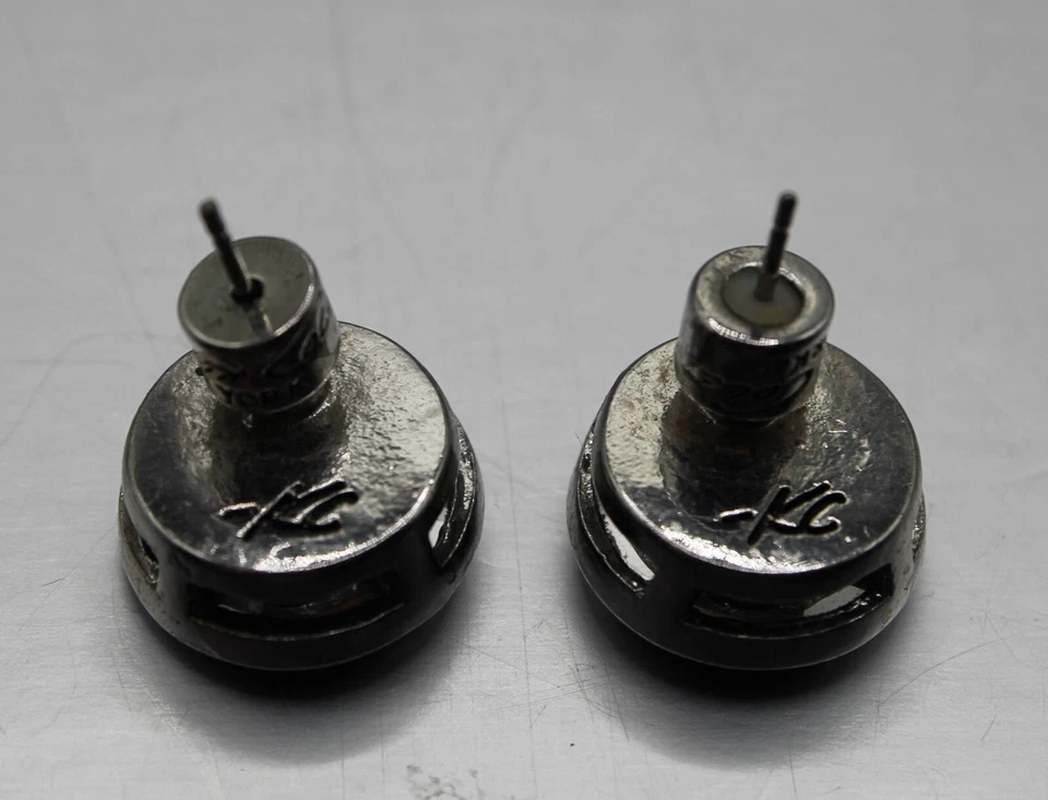 Pendientes de cristal azul firmados por Kenneth Cole con poste perforado tono plata Foto 2 de 4