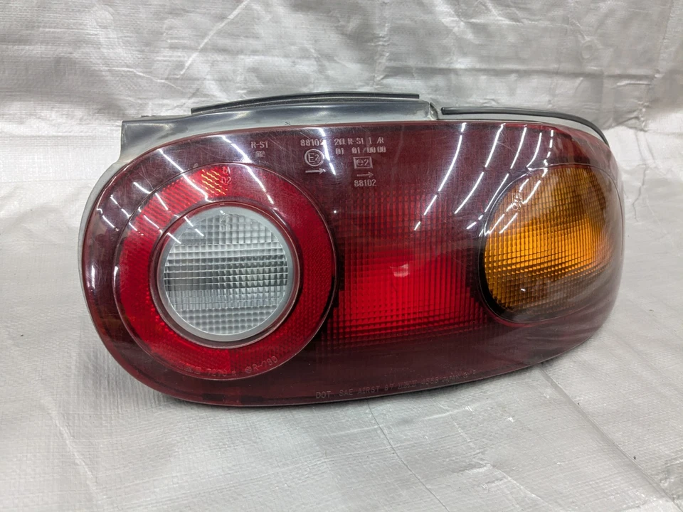 Luz trasera derecha pasajero Mazda MX-5 Miata 1990-1997 97NASU 90-97 Foto 3 de 4