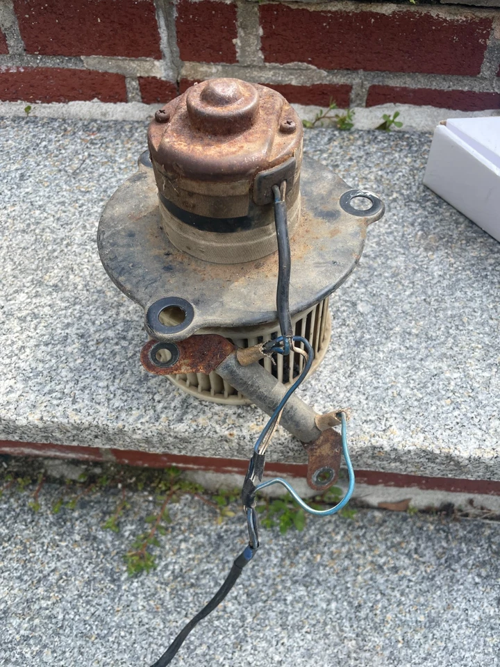 FJ40 Toyota Land Cruiser Heater Blower Motor 1973-1979 OEM - Image 2 of 4