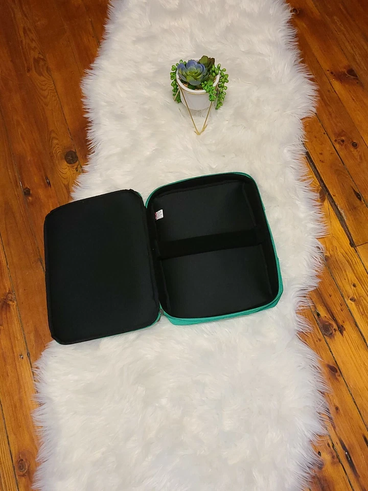 NUEVO Estuche blando para computadora móvil Golla Generation 14" con bolsillo ~ verde con margarita Foto 3 de 4