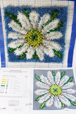 DAISY FLOWER Latch Hook Rug Art FINISHED Wall Hanging 12  X  12  + Pattern
