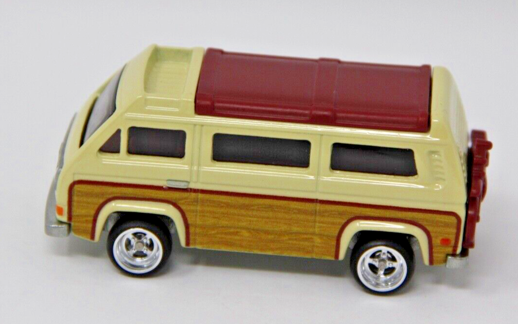 Hot Wheels Car Culture Cargo Carriers Volkswagen Sunagon Light Brown