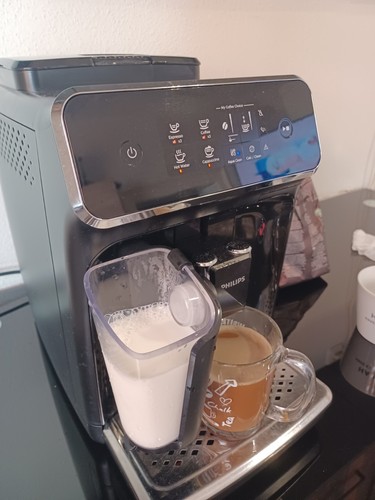 Philips LatteGo EP2236/40 Kaffeevollautomat - Schwarz