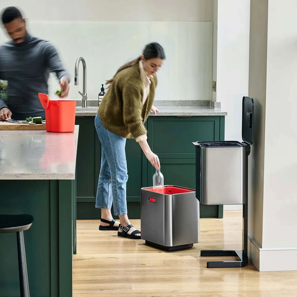 JOSEPH JOSEPH Totem Max Pattumiera Raccolta Differenziata 60L Acciaio 81x40cm - Immagine 2 di 4