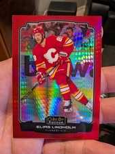 2022-23 O- Pee- Chee Platinum Hockey Red Prism Elias Lindholm #/199