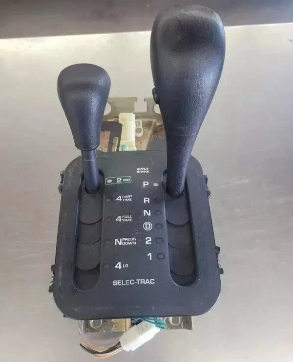 99-04 Jeep Grand Cherokee Selec-Trac 4x4 4.0L Floor Shifter Shift Assembly OEM - Image 3 of 4