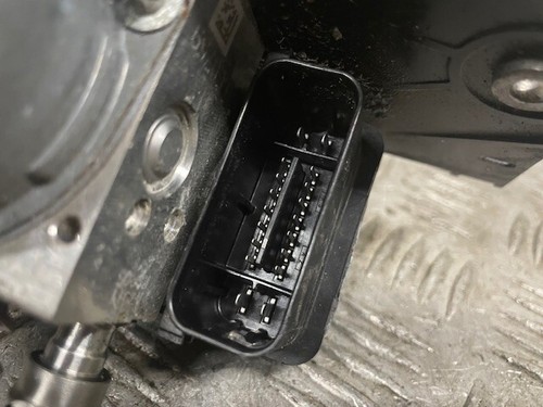 BMW C EVOLUTION ABS Modul Pumpe 2015 - Bild 4 von 4