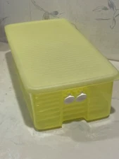 NEW Tupperware FRIDGESMART 11" YELLOW Vented PRODUCE KEEPER Container - RARE