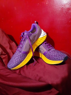 lakers yellow shoes