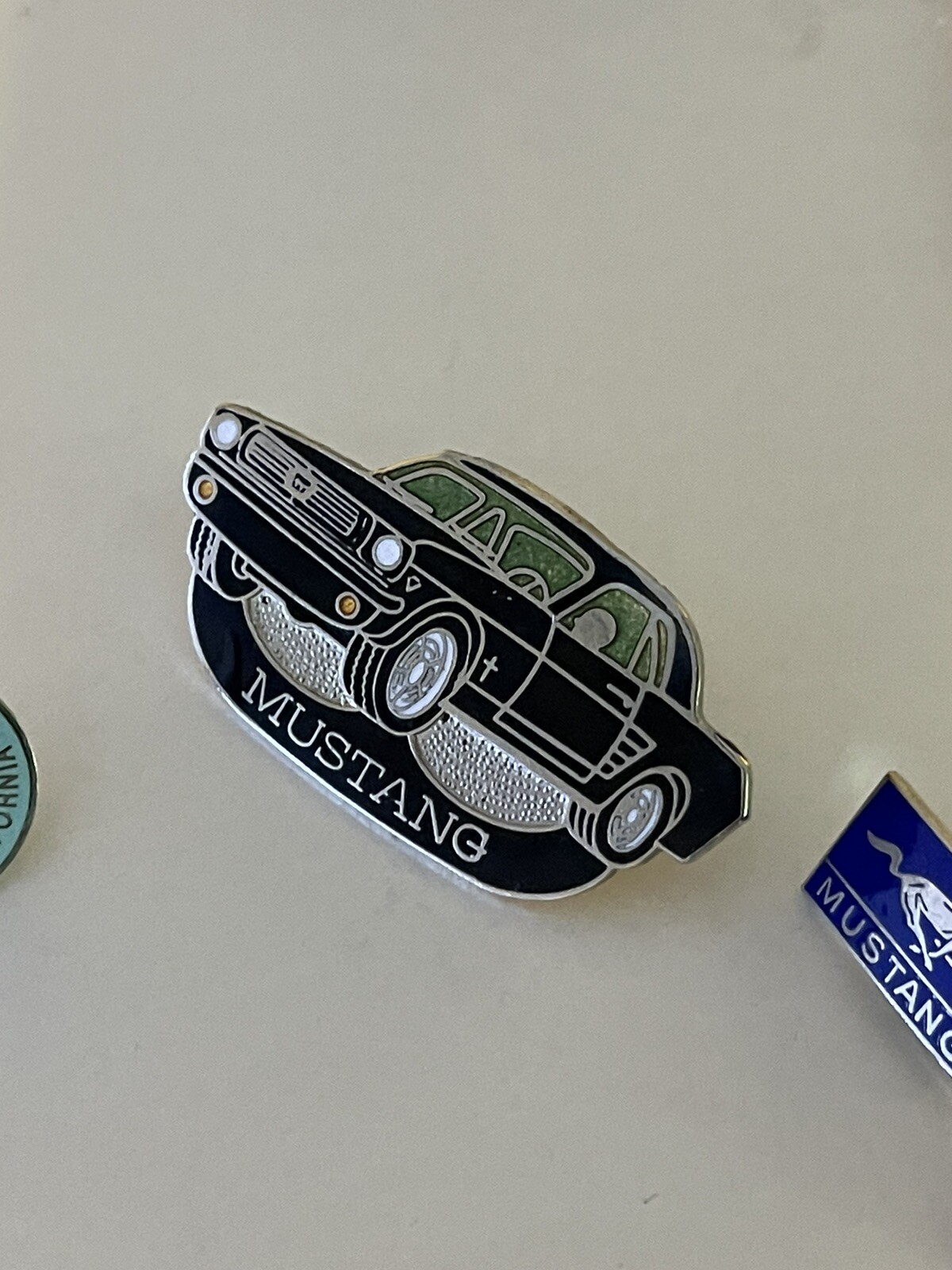 Lot of 4 Vintage Ford Mustang Hat Pins VG++ 2022 zamówienie pocztowe