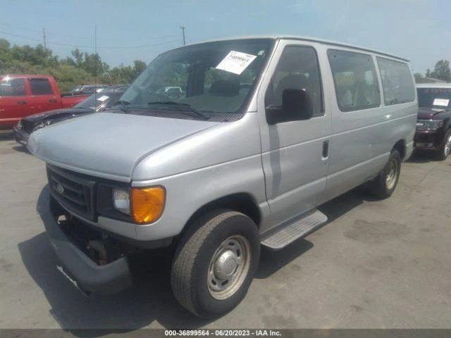 Б/у указатель поворота / парковочный свет в сборе подходит: 2006 Ford E150 VAN парковочная лампа-Tur - Изображение 3 из 4