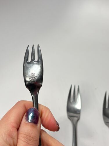 Dansk Variation V Duck Salad Forks 6.5" Stainless Flatware Germany Lot Set 4 - Picture 4 of 5