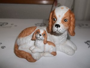 VINTAGE HOMCO Spaniel Dog and Pup HAS GOLD FOIL STICKER #1424 VGC
