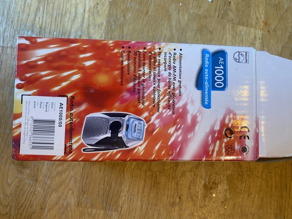 Philips AE- 1000 Black And Silver Portable Self Powered AM/FM Radio- Amazing - Image 3 of 4