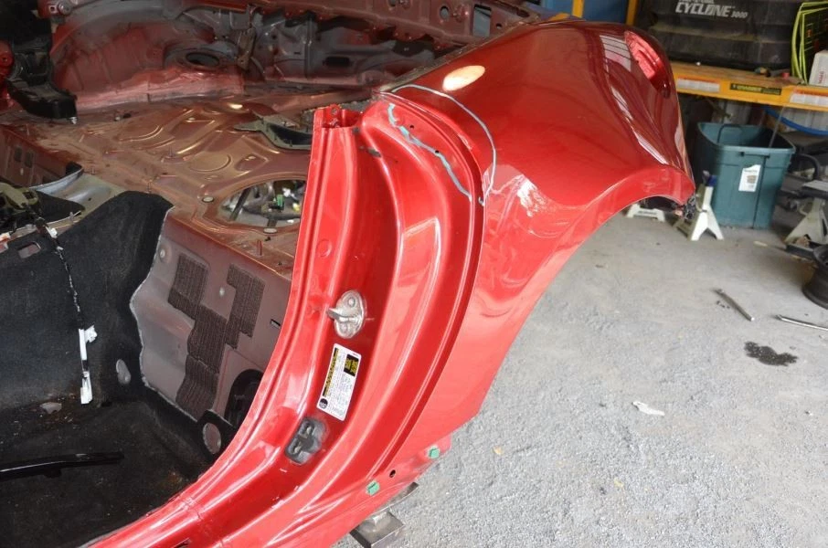 Panel cuarto trasero izquierdo conductor rojo Mazda Mx-5 Miata ND 2016-2022 Foto 3 de 4