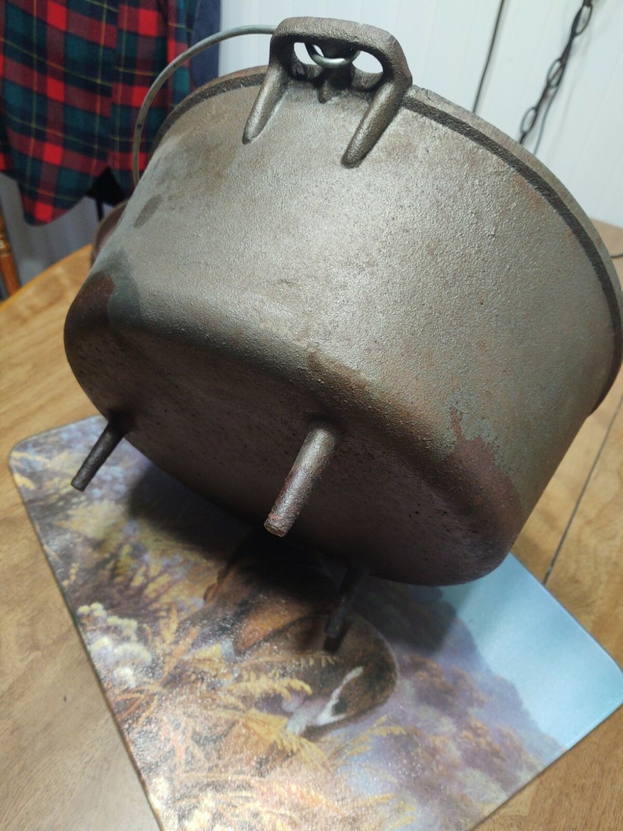 RIDGEWAY by KELTY CAST IRON FOOTED DUTCH OVEN 12