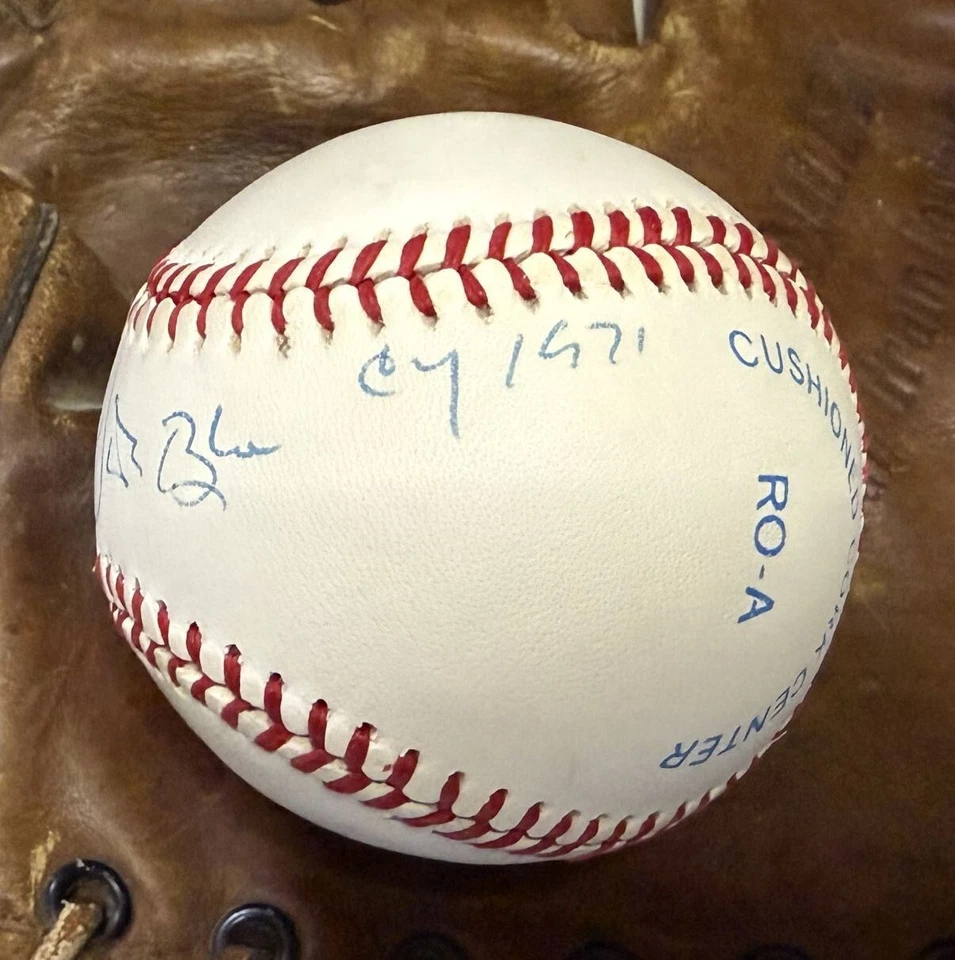 Vida Azul Firmado Autografiado "CY 1971" Oficial Liga Americana (OAL) Béisbol Foto 2 de 3