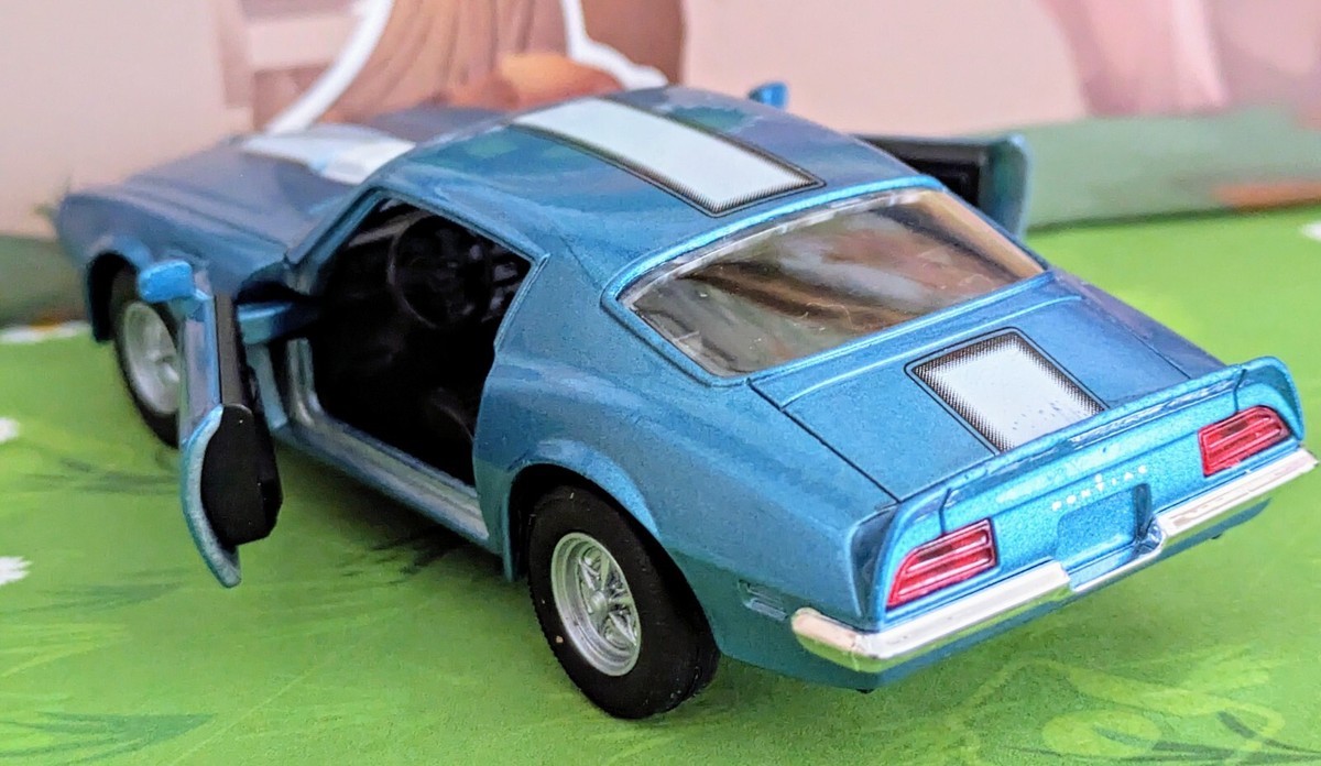 Welly 1:36 Scale Diecast Model 1972 Pontiac Firebird Trans