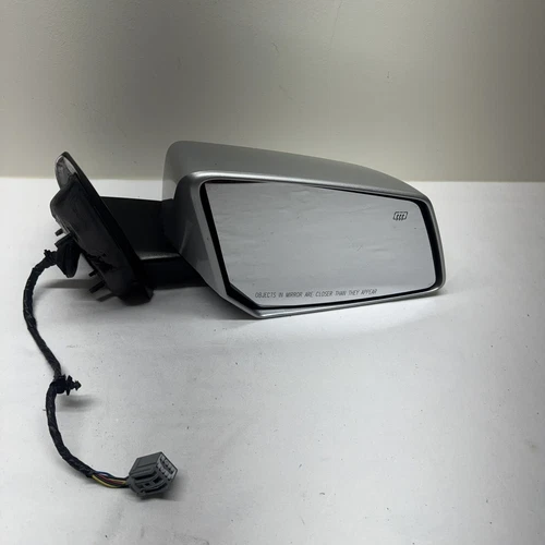 2009-2017 GMC Acadia FRONT DOOR Passenger Right MIRROR SILVER TURN SIGNAL OEM