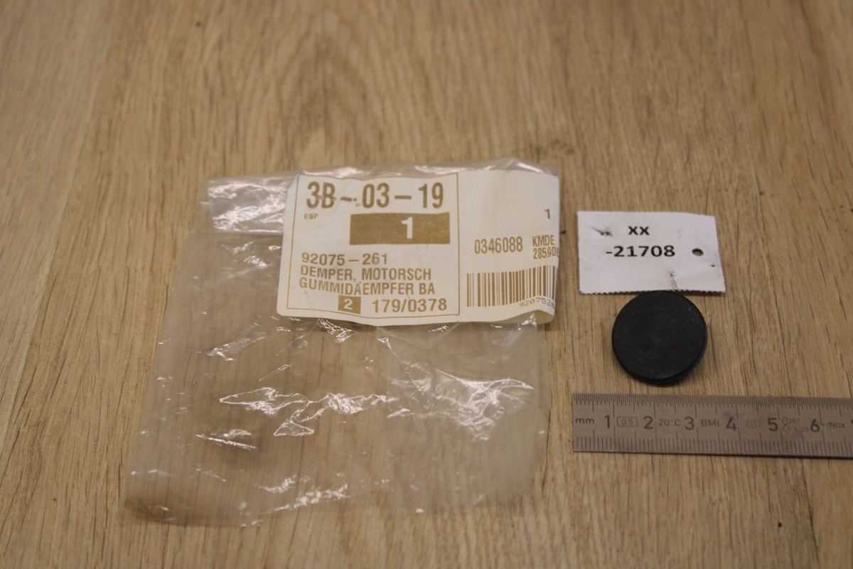 【s.】 Kawasaki 92075-261 Damper, Battery Case NOS NEU genuine