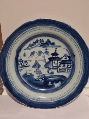 Antiker chinesischer Export Canton blau-weißer Porzellan Teller 19. Jh. wie abgebildet gerissen