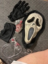 Scream Mask Gloves And Sash Heart Costume