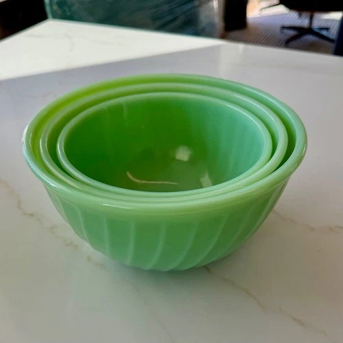 Vintage Fire-King Jadeite Swirl Mixing Bowls Set of 3 Nesting 7"-8"-9"