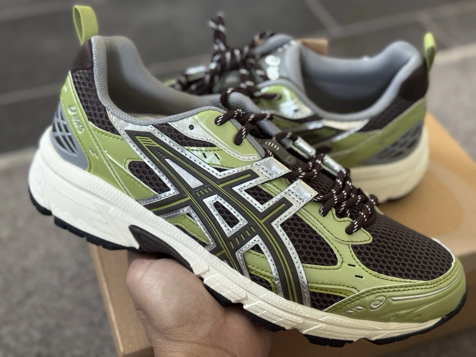 Kith X Asics Gel Nunobiki Pure Silver taglia 7UK 8US nuovo di zecca