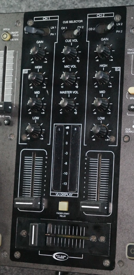 Gemini CDM-3610 Dual CD MP3 DJ Mixing Console | Rackmount | Pre-Owned - Image 3 of 4