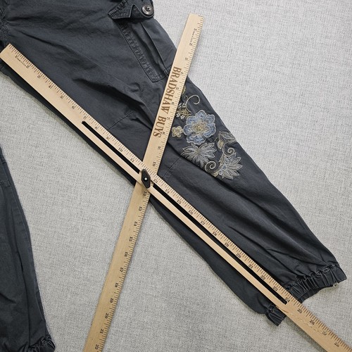 Pantalones cargo Sundance florales bordados para mujer talla 2 grises utilitarios estilo boho - Imagen 10 de 12