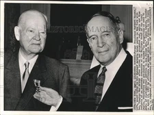1961 Press Photo Former President Herbert Hoover & General Douglas MacArthur, NY