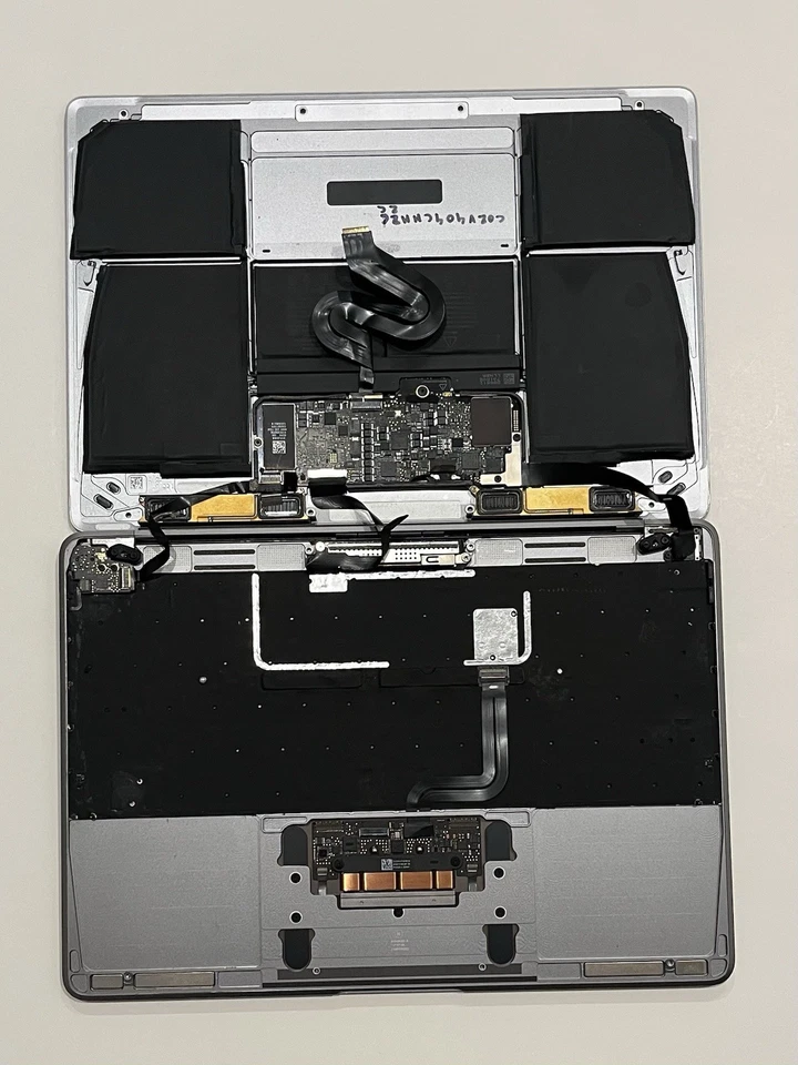 Apple MacBook (12-inch, Mid 2017) 256GB 8GB RAM Space Gray - FOR PARTS - Image 3 of 4