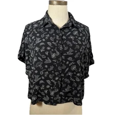 Small Black Mushroom & Nature Print Cropped Hot Topic Button Down Shirt
