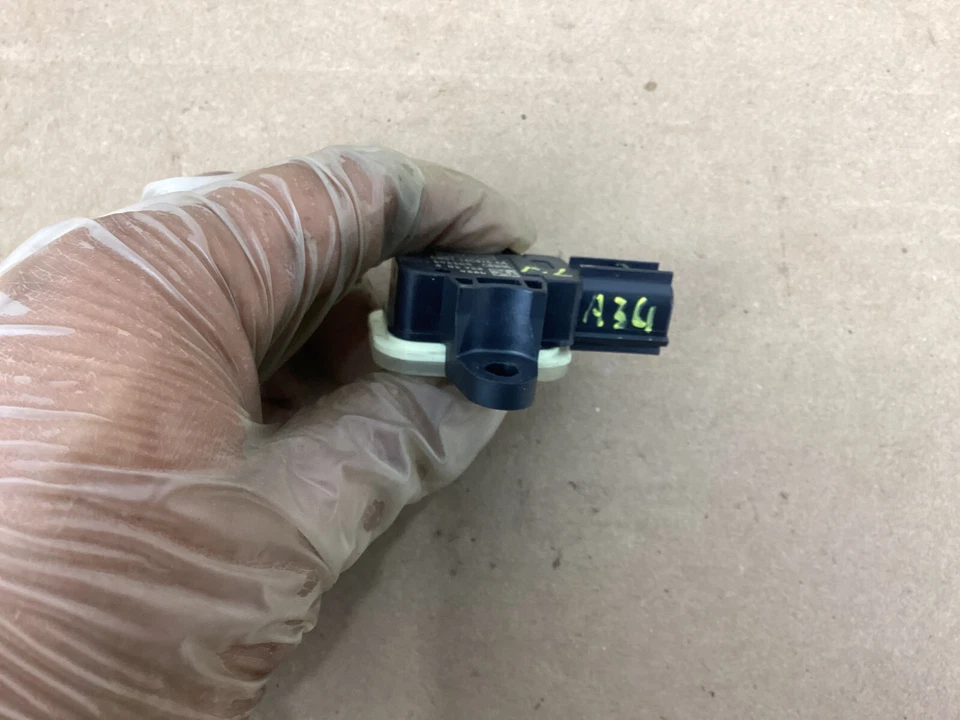 Sensor de porta dianteira esquerda Ford Focus 2012 - 2018 CM5T-14C676-AA FABRICANTE DE EQUIPAMENTO ORIGINAL - Imagem 4 de 4