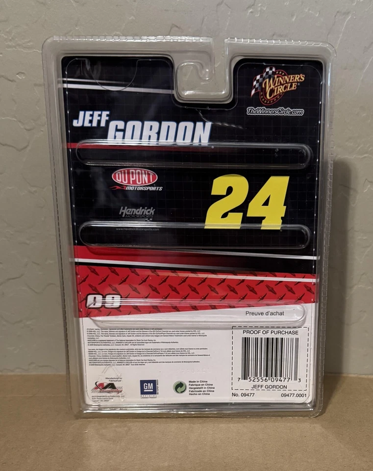 2009 Jeff Gordon Speed Racer JG Foundation Winners Circle 1:64 scale car - Image 2 of 2