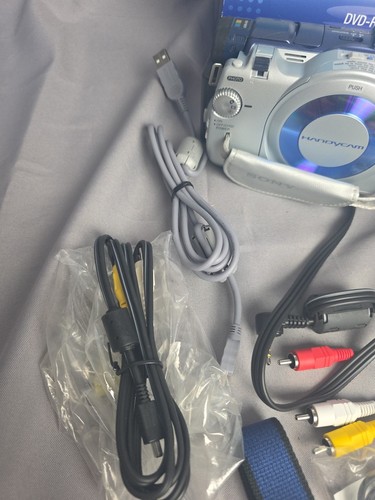 Sony Handycam DCR-DVD200E 120x Digital Camcorder Zoom Super Steady Shot - Picture 10 of 14