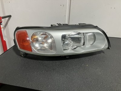 2004-2007 Volvo S60R V70R Passenger Side Glass Headlight Complete With Bulbs