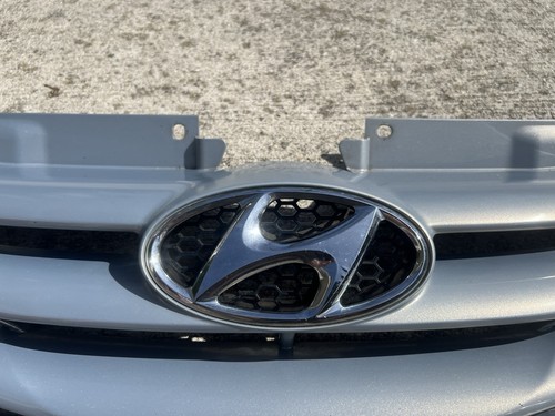 USED Genuine OEM Grille Assembly for 2011-2013 Hyundai Sonata 86350-3S000 - Picture 4 of 8