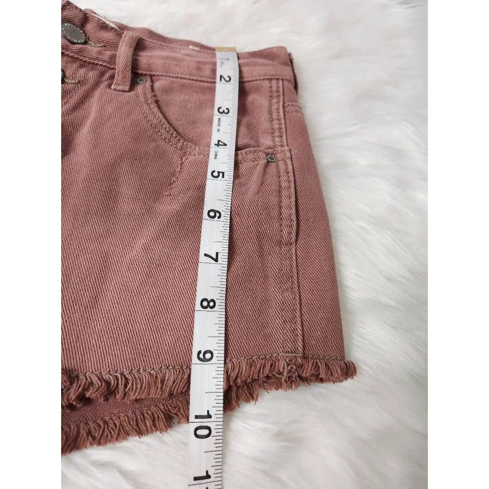 Pantalones Cortos de Denim Bullhead Para Mujer Corte Rosa Envejecido Tiro Alto Botón Mosca 25 Foto 4 de 4