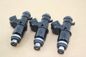 2006-2016 TRIUMPH DAYTONA 675 675R OEM KEIHIN FUEL INJECTORS FOR THROTTLE BODY