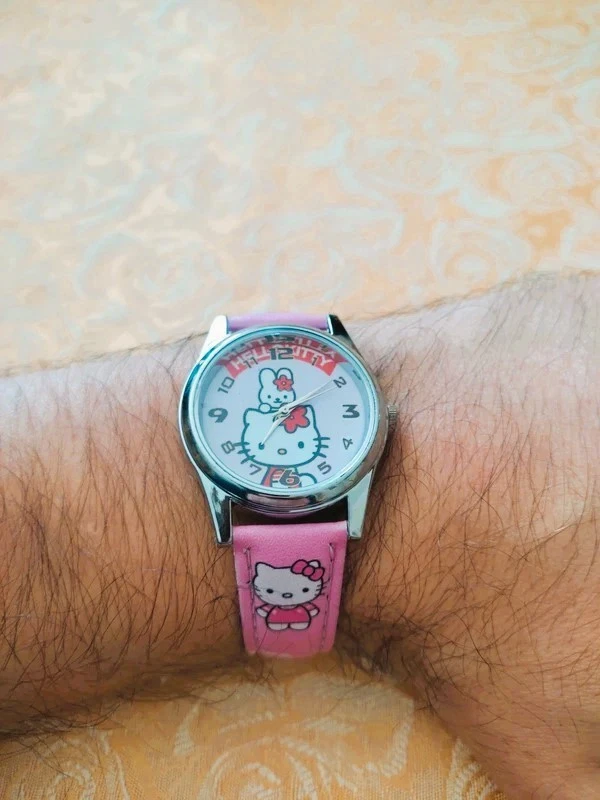 Orologio Hello kitty rosa analogico con scatola - Immagine 2 di 4