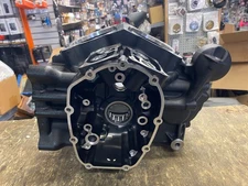 40 mile 131 M8 milwaukee Eight Engine Motor Crank Cases OEM Harley Softail!