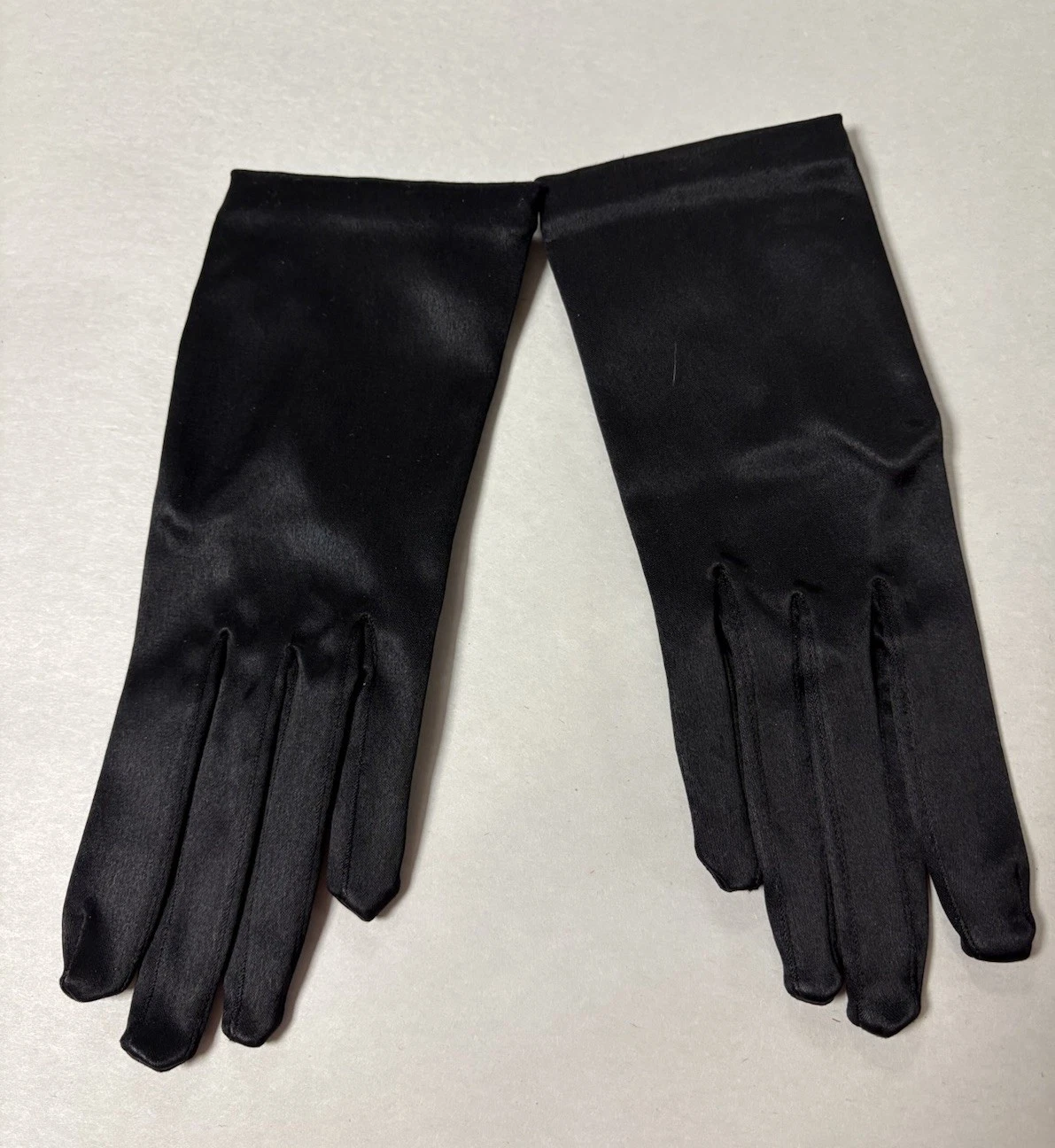 Stretchies Womens Black Satin Like Wrist Gloves Size 7