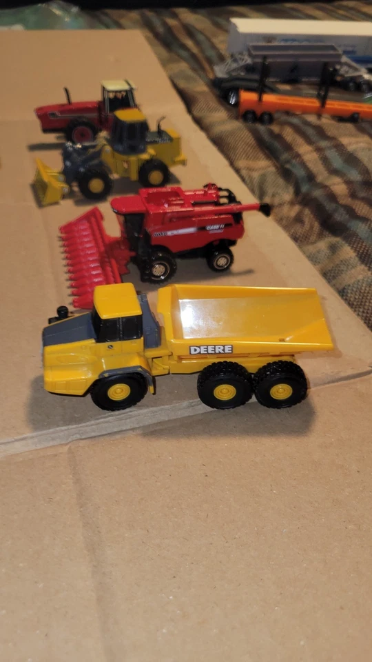 Lote de 7 tractores Ertl 1/64 Matchbox Diecast Farm/usados Foto 3 de 4