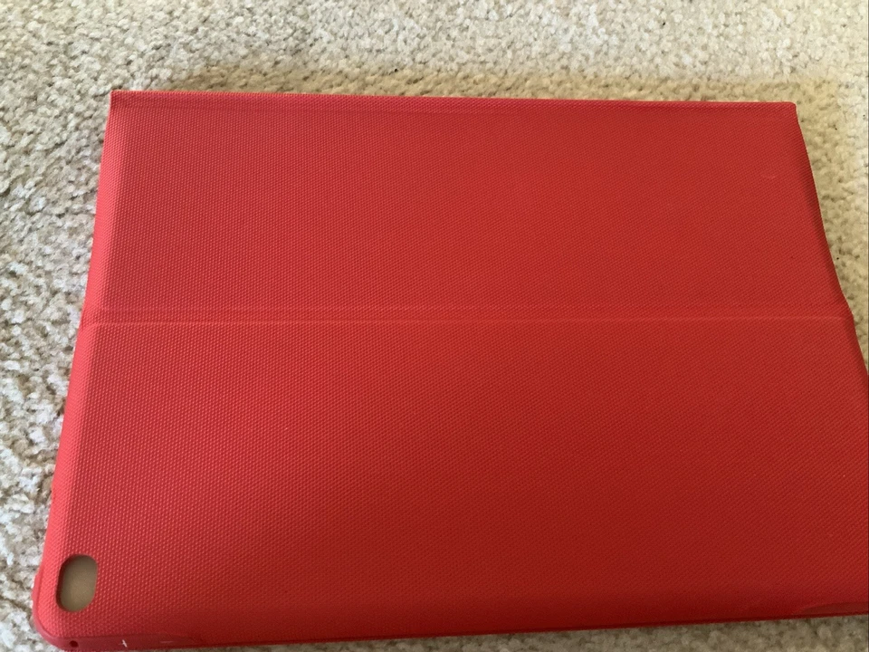 Logitech Create Backlit Keyboard Case for iPad Pro 12.9" 1st & 2nd Gen Red Rose - Image 4 of 4
