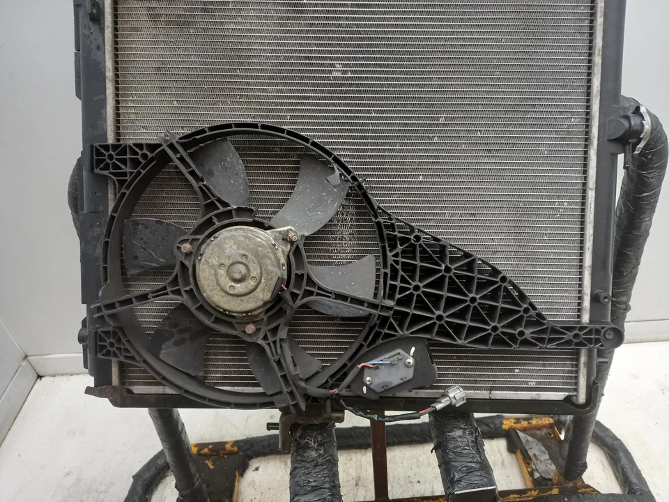 NISSAN NAVARA Radiator 2005-2015 2.5L YD25DDTi   - Image 2 of 4